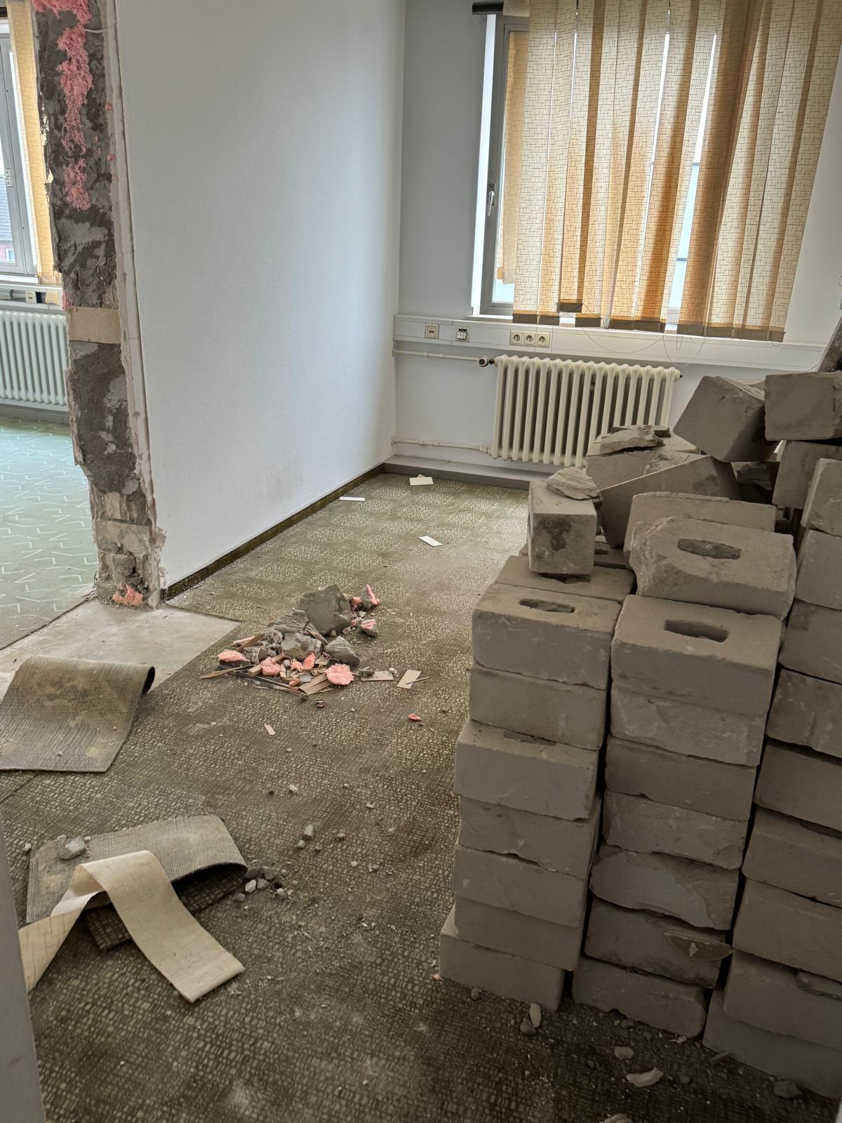 Entkernte Büroetage vor der Neuaufteilung